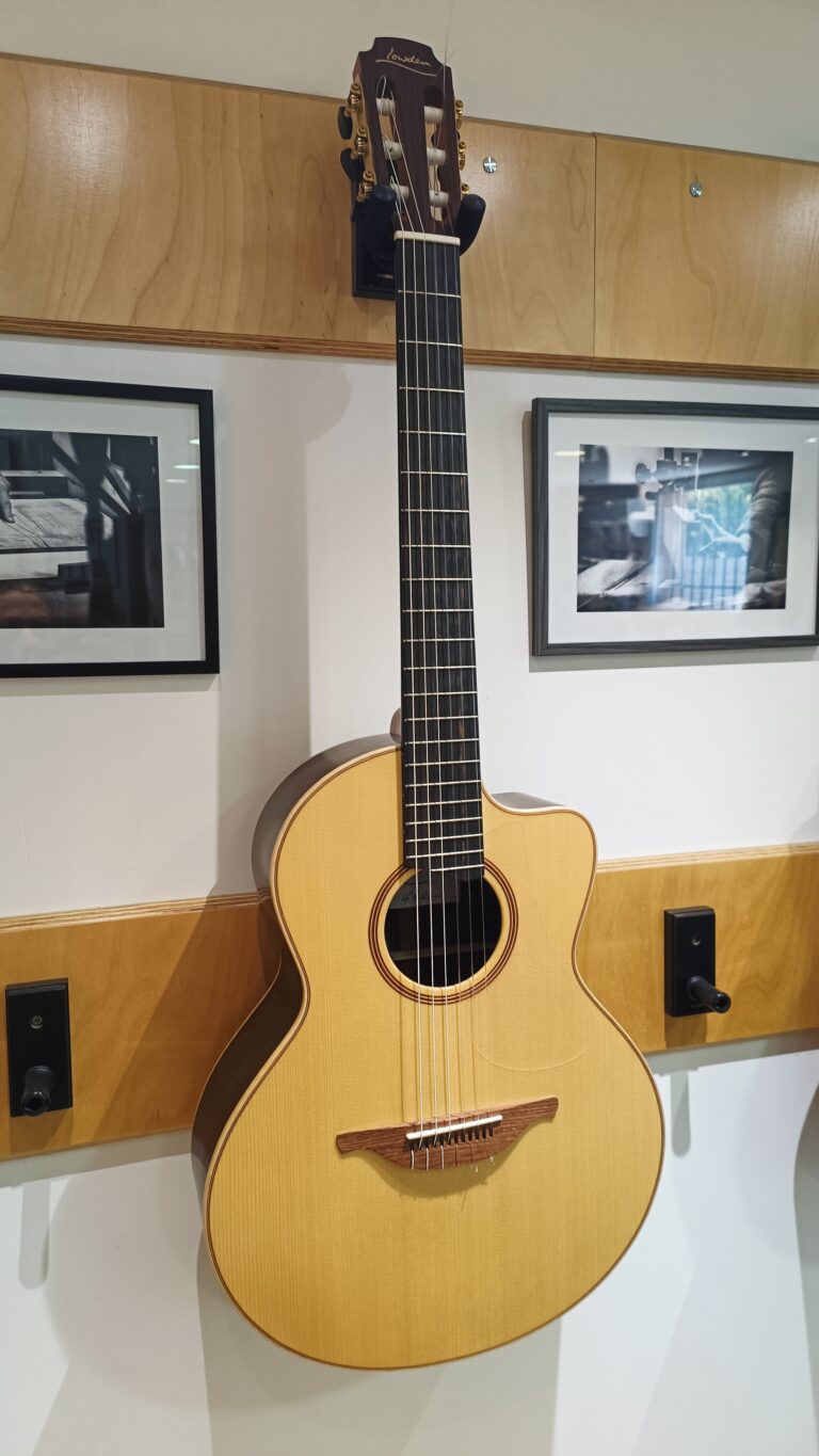 Lowden S-32J (1)